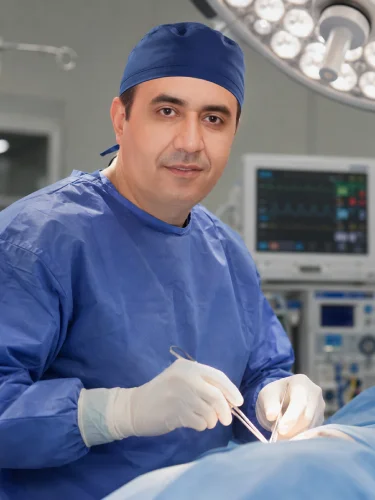 دکتر اکبر اعتمادی در اتاق عمل